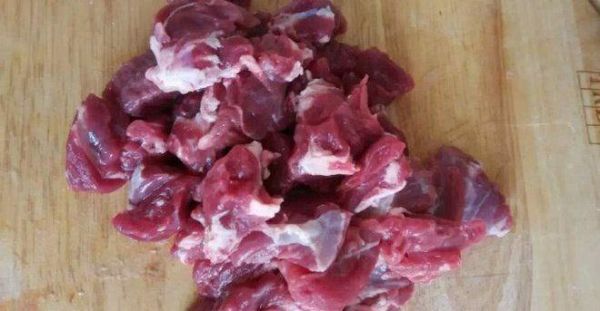 蘿卜燉牛肉不入味？加上這“1步”，蘿卜香軟，牛肉沒腥味