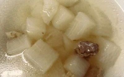 蘿卜燉牛肉不入味？加上這“1步”，蘿卜香軟，牛肉沒腥味