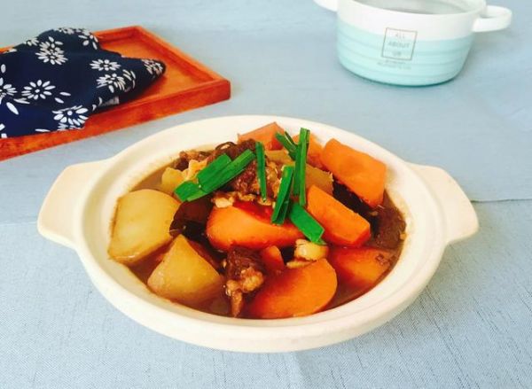 牛肉炖萝卜，怎样才能使牛肉鲜香软烂，教你一招，美味自成