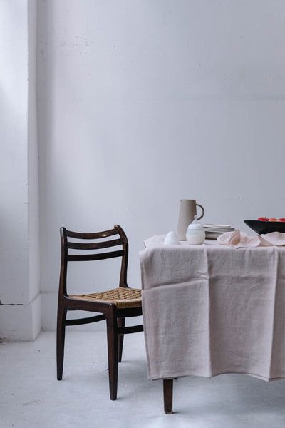 the facts and falsehoods of eating while breastfeeding