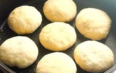 過年做饅頭千萬別再蒸了，這樣做省時省力，香軟可口，6分鐘出鍋