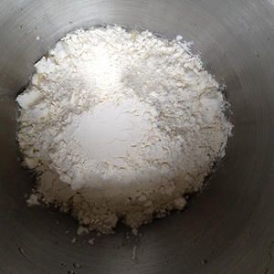 純奶手撕吐司的做法 步驟1