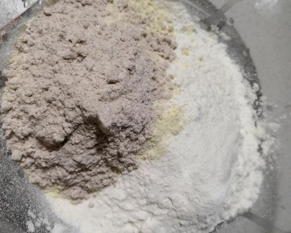 純奶手撕吐司的做法 步驟1