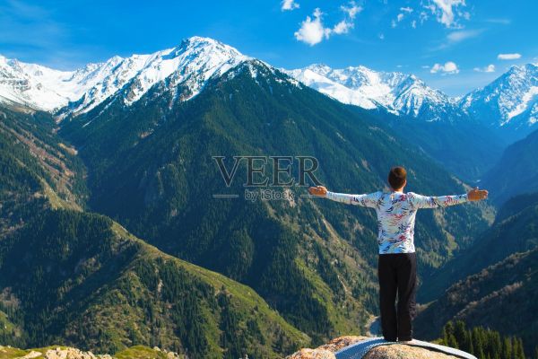 拜日式是一種常見(jiàn)的哈他瑜伽體式序列照片攝影圖片