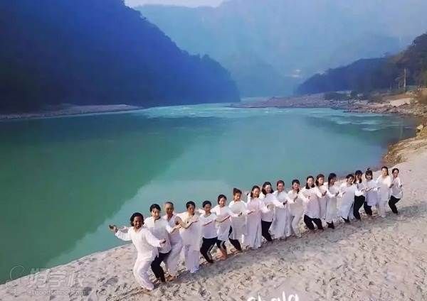 阿南達(dá)印度瑜伽