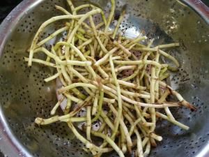 止咳消炎 魚腥草青橄欖瘦肉湯的做法 步驟3