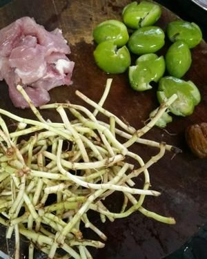 止咳消炎 魚腥草青橄欖瘦肉湯的做法 步驟4