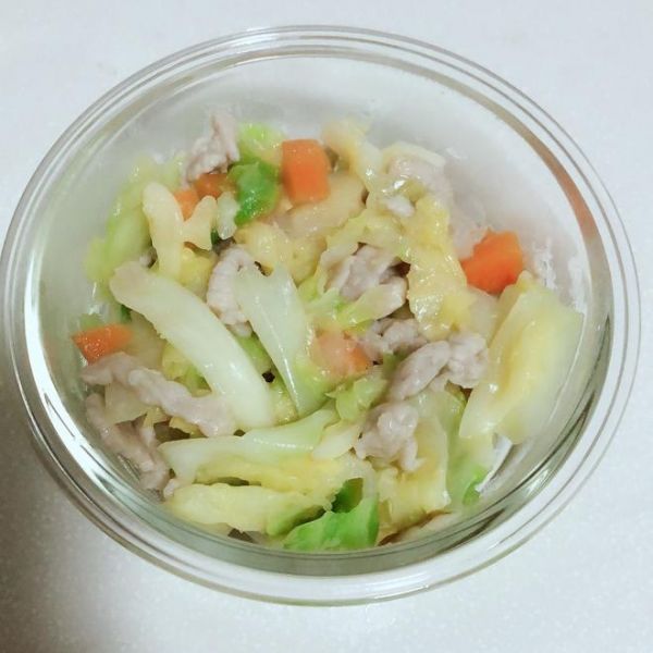 肉絲炒卷心菜的做法