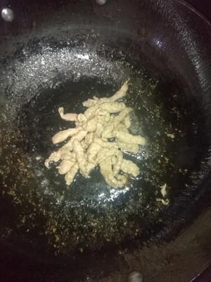紅薯粉絲包心菜炒肉的做法 步驟2