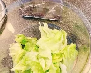 只要1分鐘15大卡低卡到自然瘦-香草水煮卷心菜的做法 步驟3