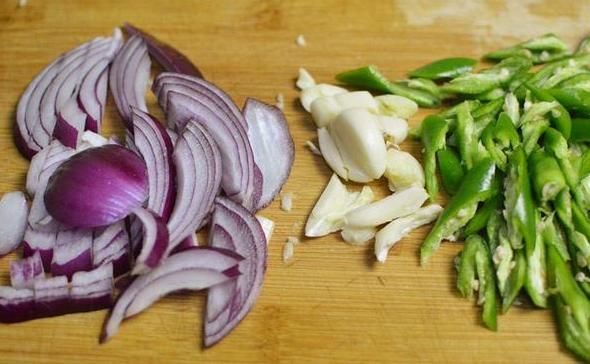 冬天記得要吃這菜，不然又要等來年，一鍋炒營養(yǎng)又下飯