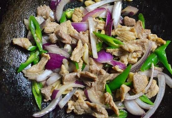 冬天記得要吃這菜，不然又要等來年，一鍋炒營養(yǎng)又下飯
