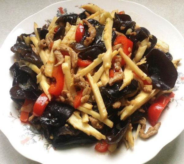 冬筍木耳炒肉絲的做法