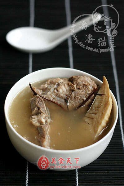 鸡骨草冬笋煲骨汤