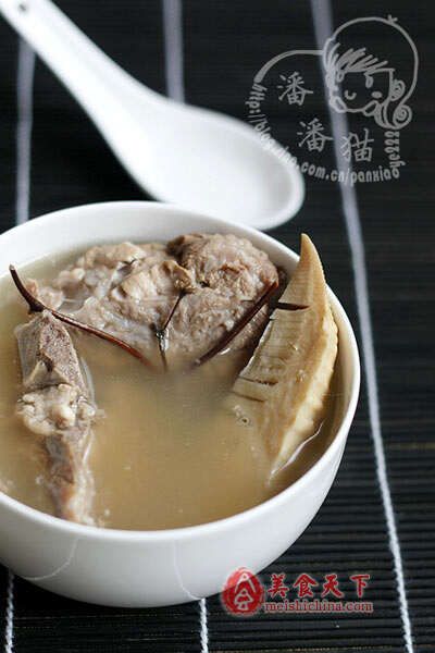 鸡骨草冬笋煲骨汤