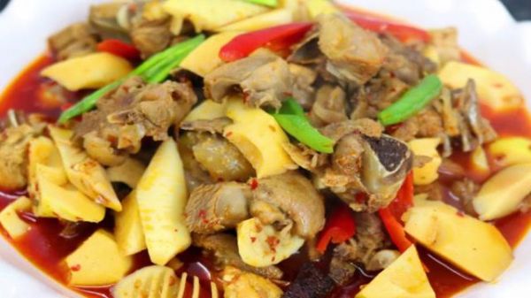 ?今天做鮮美無比的甜筍燒雞！想吃的趕快學(xué)起來吧