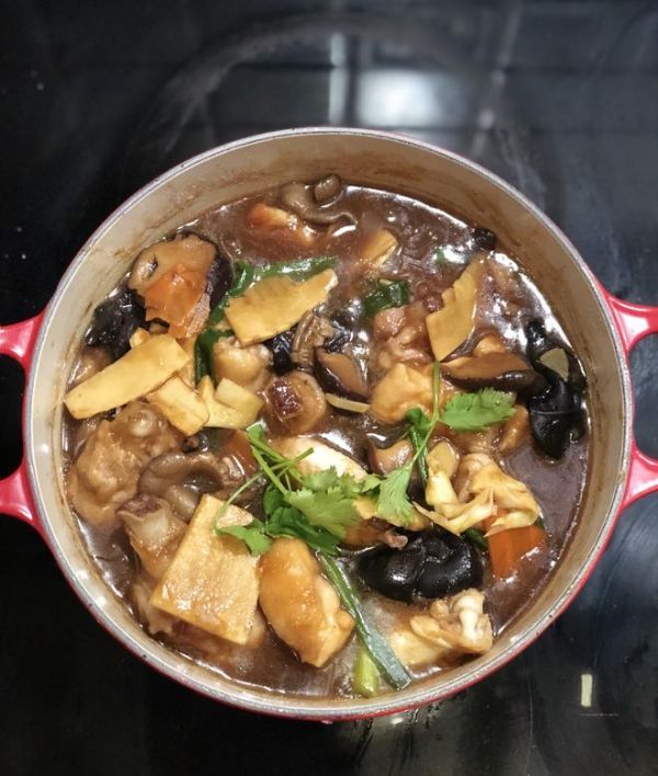 冬筍嫩雞煲的做法