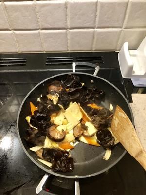 冬筍嫩雞煲的做法 步驟6