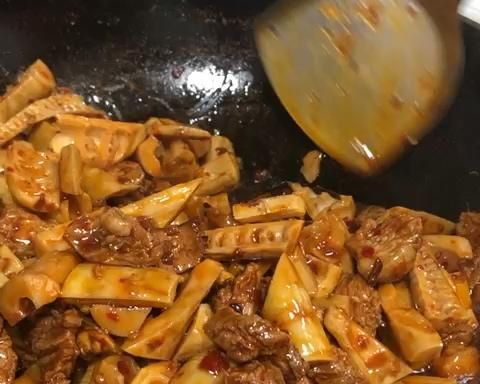 筍子紅燒牛肉的做法