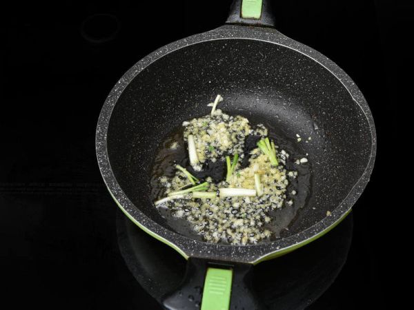 純奶手撕吐司的做法 步驟1