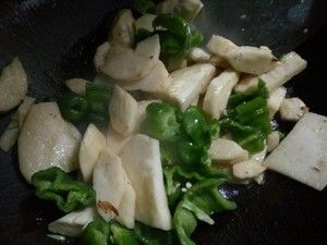 冬筍炒蝦仁的做法步驟 第4步