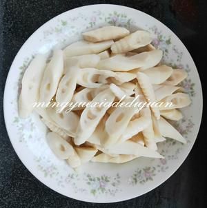 鲜笋炒虾仁（减肥瘦身菜）的做法 步骤1