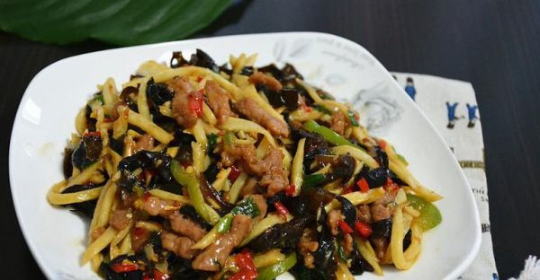 酸辣肉絲冬筍的制作方法（辣味十足）