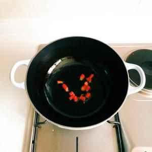 紅燜筍干煲仔飯的做法 步驟2