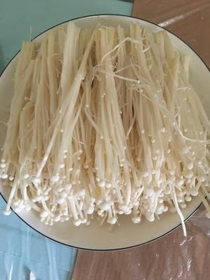 蒜蓉金针菇—健康低脂家常菜的做法 步骤1