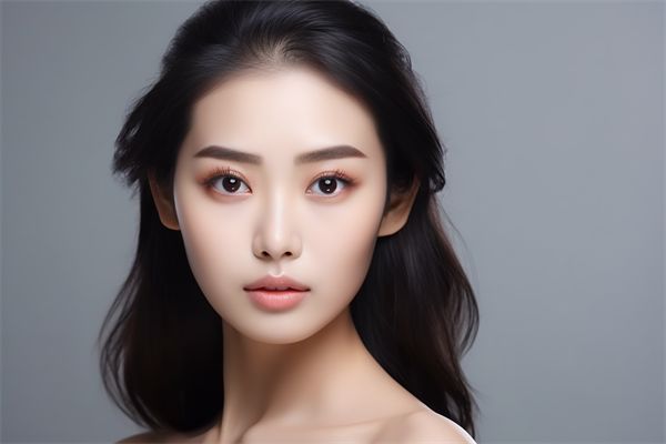 抽脂自體脂肪隆胸：安全有效的美麗之選