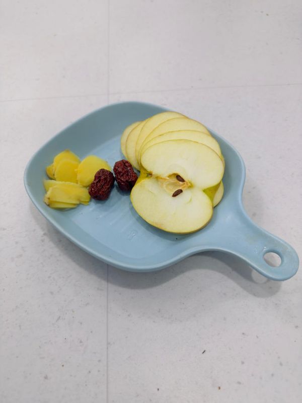冬天喝的 生姜蘋果 減肥茶的做法