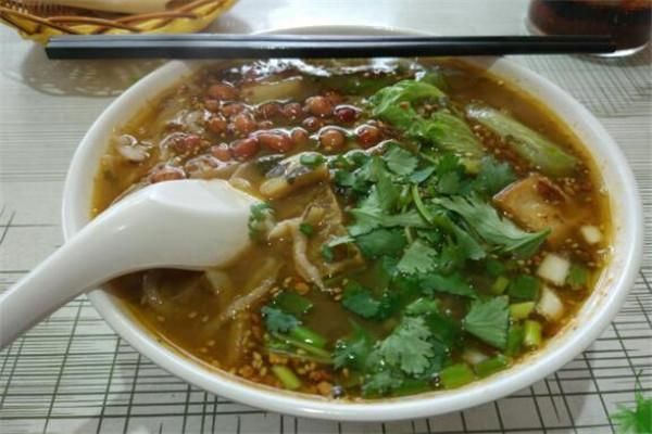 ?？隍T樓老街十大必吃美食，個個口感美味