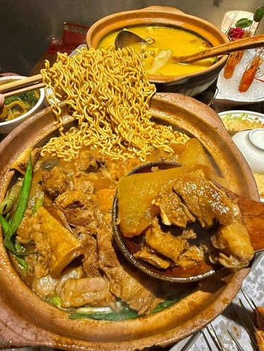 主打新鮮的海鮮火鍋店