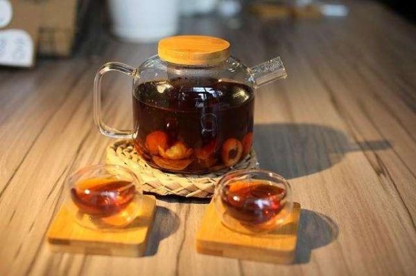每天一杯阿膠紅棗姜茶，健康相隨，補氣養(yǎng)血，面色紅潤