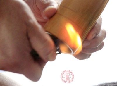 減肥作用，拔罐能夠令身體中某一個(gè)位置的經(jīng)絡(luò)更加順暢，氣血運(yùn)行更好，這樣體內(nèi)的內(nèi)分泌就能夠得到調(diào)節(jié)