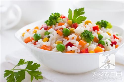 竹筒蒸飯的做法是什么？