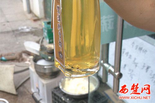 雙溝珍寶坊為何會混入蒼蠅？