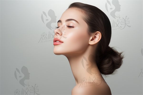 胡永哲吸脂減肥結(jié)果如何？技術(shù)嫻熟，口碑非常好，支持在線或現(xiàn)場預(yù)約！