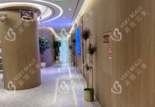 北京藝美整形大廳過道環(huán)境示意圖