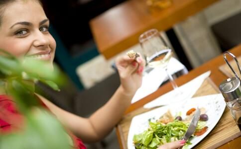 大姨媽來了吃什么好 調(diào)經(jīng)食譜的做法 女人吃什么緩解痛經(jīng)