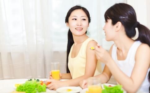 大姨媽來了吃什么好 調(diào)經(jīng)食譜的做法 女人吃什么緩解痛經(jīng)