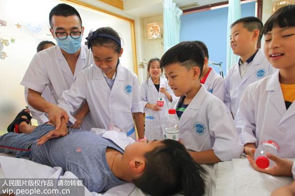 拍拍打打就能強(qiáng)身健體 “拍打療法”到底有啥用?
