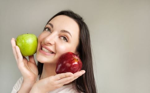 西红柿可以美白吗 西红柿做面膜怎么做 吃西红柿注意什么