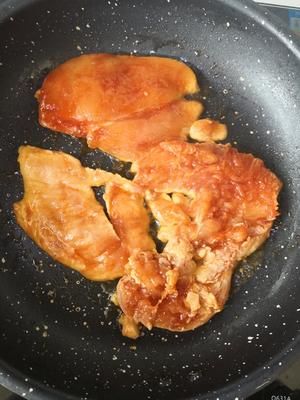 低脂减肥餐——蜜汁鸡胸肉的做法 步骤5