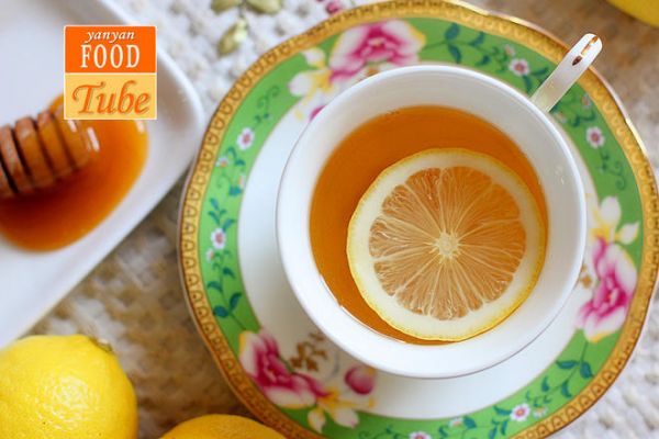 蜂蜜柠檬热饮-感冒小偏方 Hot Lemon & Honey for a Cold的做法
