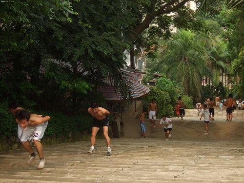 经常“蛙跳”可帮你赶走“将军肚”