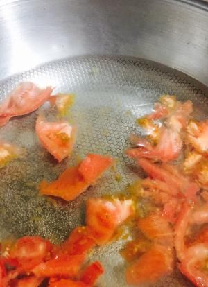 雞蛋番茄熱湯面的做法 步驟1