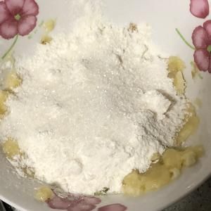 簡單快速的酸奶香蕉餅的做法 步驟1