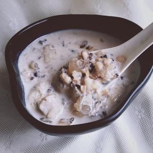 【減肥食譜】無糖卻有甜味——香蕉牛奶雜糧粥的做法 步驟7