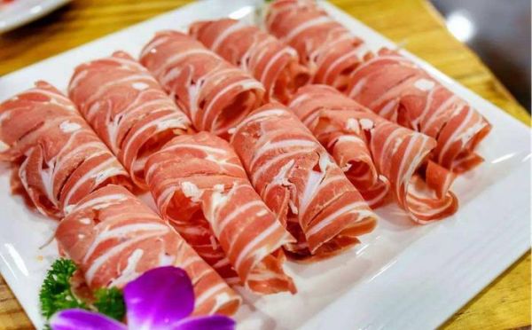 羊肉搭配火鍋，鮮香美味又營(yíng)養(yǎng)，制作很簡(jiǎn)單